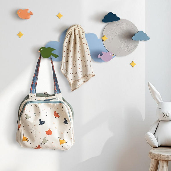 Set appendiabiti Nuvola di Luna in legno di pioppo su parete cameretta bambini