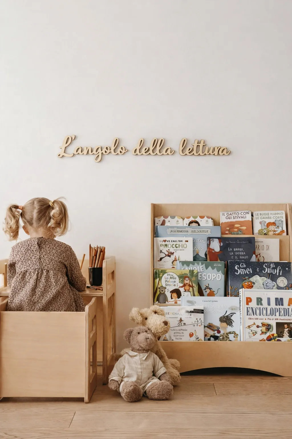 Scritta in legno "L'angolo della lettura" per cameretta bambina — decorazione parete legno naturale Wudo