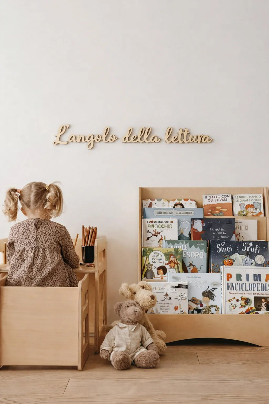 Scritta in legno "L'angolo della lettura" per cameretta bambina — decorazione parete legno naturale Wudo