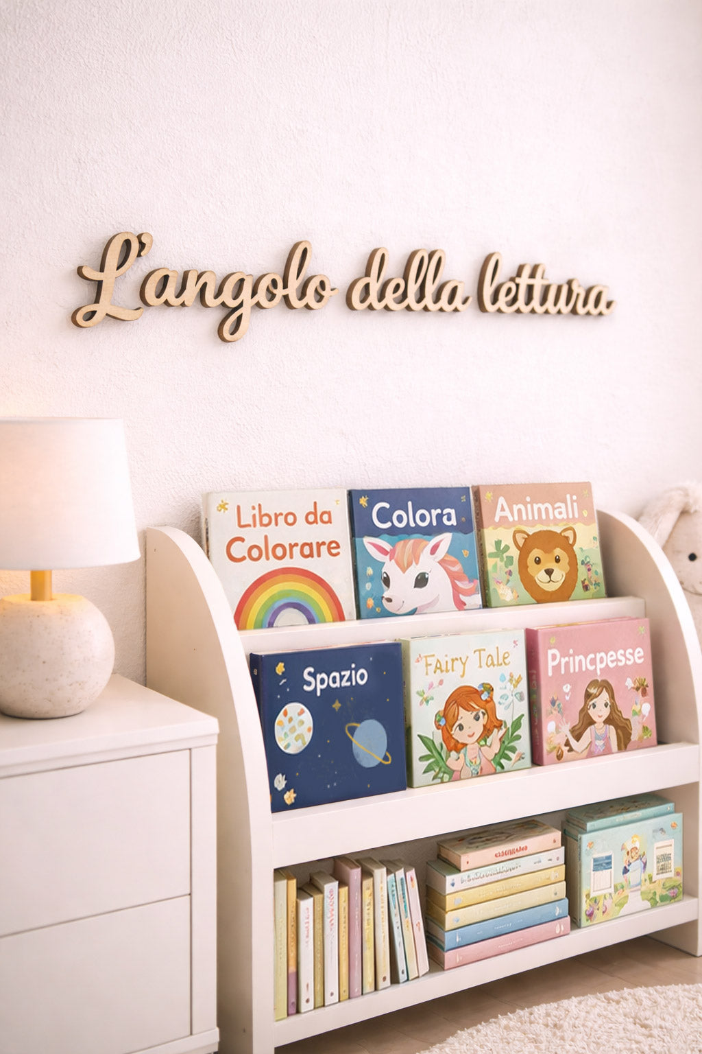 Dettaglio scritta angolo della lettura legno pioppo cerato finitura artigianale