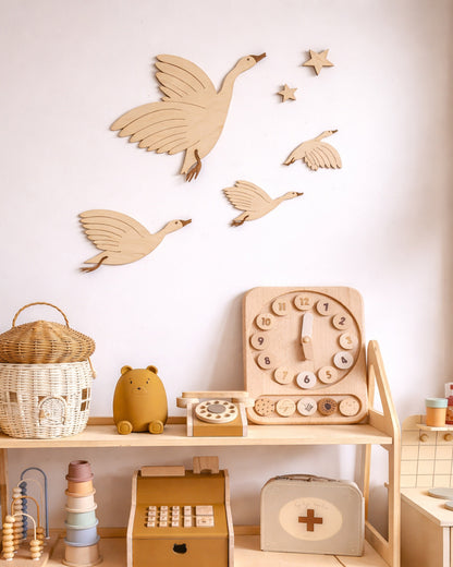 Decorazione parete in legno oche in volo con scritta cameretta bambini — wall art naturale