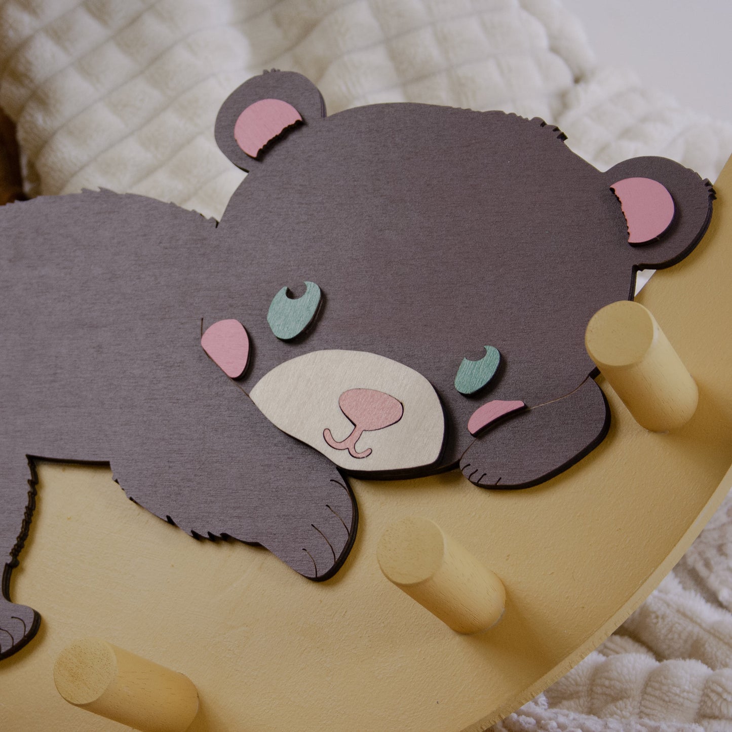 Appendiabiti in legno Mielo – Orso sulla Luna | Sogni d’Oro