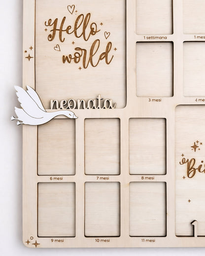 Milestone board primo anno in legno personalizzata bambina ambientata in cameretta con culla